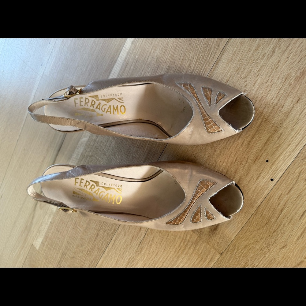 Vintage Ferragamo Peep Toe Sling Back Heels - Size 8